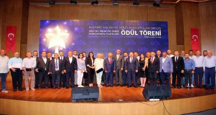 Yaş meyve sebze ihracatının yıldızları ödüllendirildi