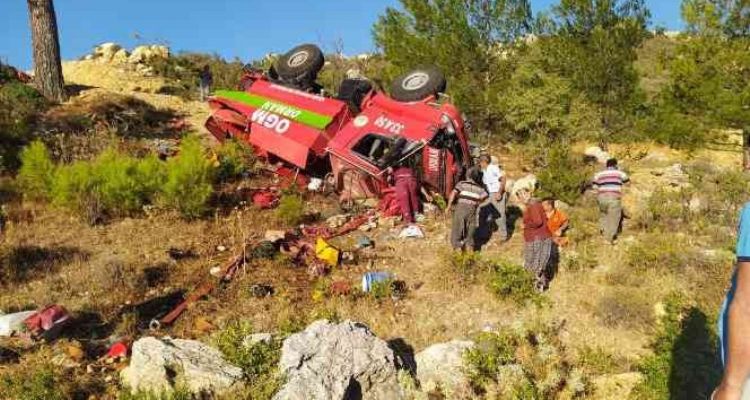 Yangına giden orman personeli kaza yaptı: 3 yaralı
