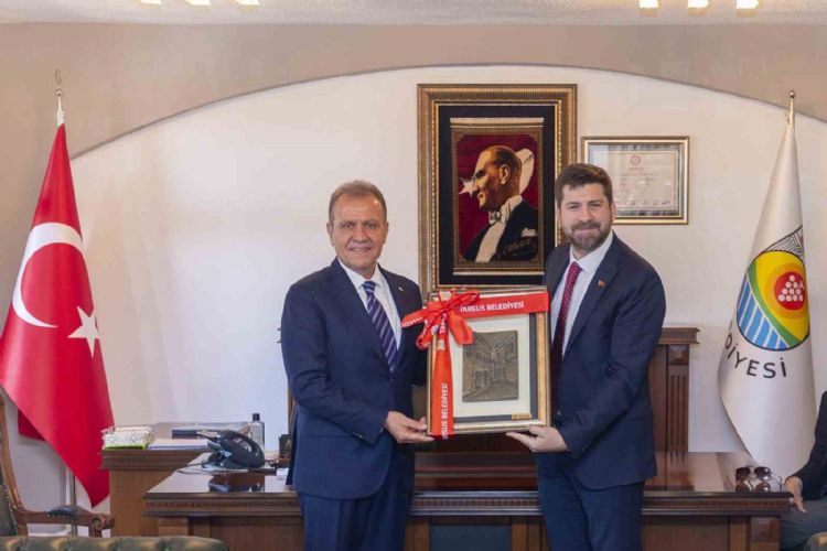 Seçer, ilçe belediye başkanlarına ‘hayırlı olsun’ ziyaretinde bulundu