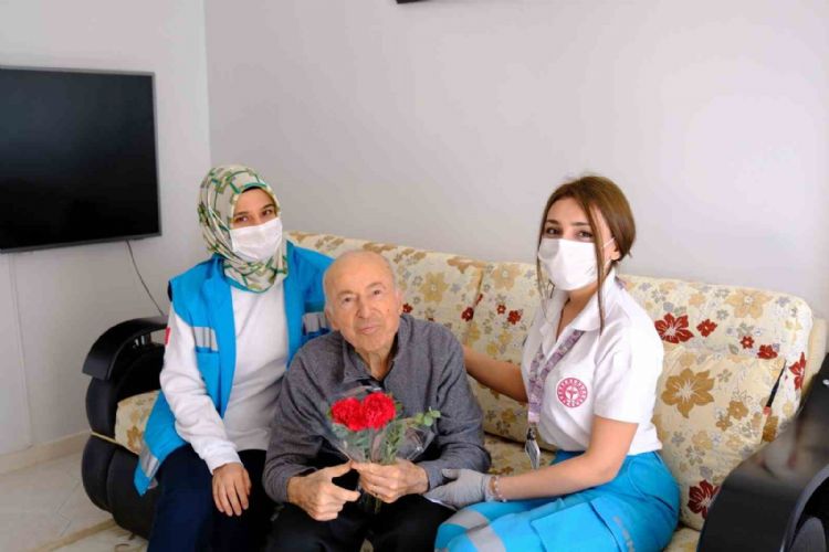 Mersin Şehir Hastanesinden "Yaşlılara Saygı Haftası’nda" anlamlı ziyaret