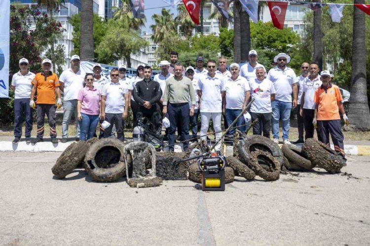 Denizden çıkan çöpler yine şaşırtmadı