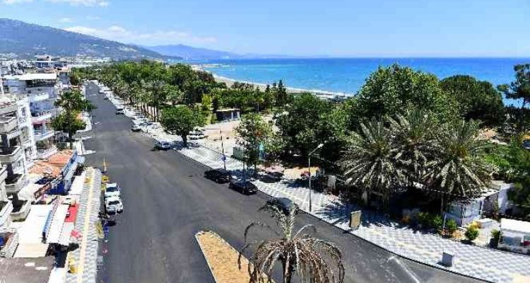 Anamur'da yol çalışması sürüyor