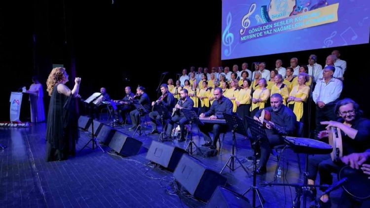 Mersin’deki emeklilerden ‘Yaz Nağmeleri’ konseri