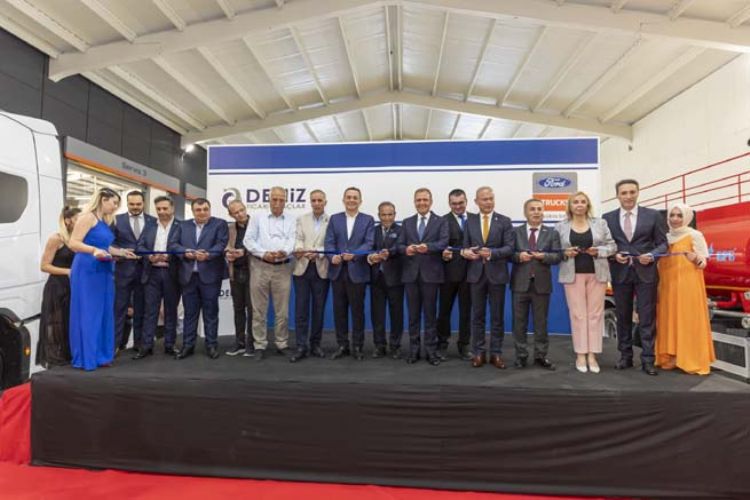 DENİZ TİCARİ ARAÇLAR FORD TRUCKS BAYİ AÇILDI