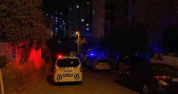 Boş sandığı silahın tetiğine dokundu, canından oldu