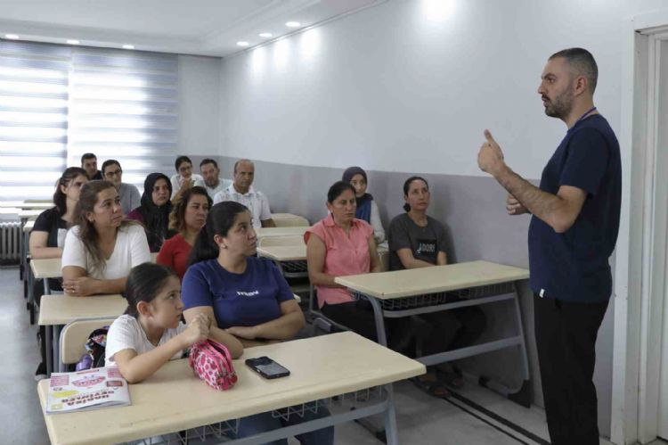 Mersin’de veliler eğitim sürecine dair bilgilendirildi