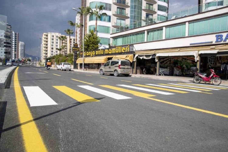 Mezitli’de Zeytinli Caddesi yenilendi