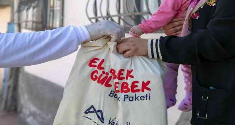 Mersin'de 'El bebek gül bebek' projesi devam ediyor