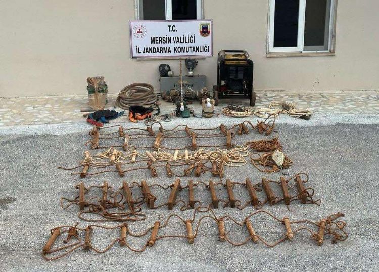 Mersin’de kaçak kazı yapan 5 şüpheli suçüstü yakalandı