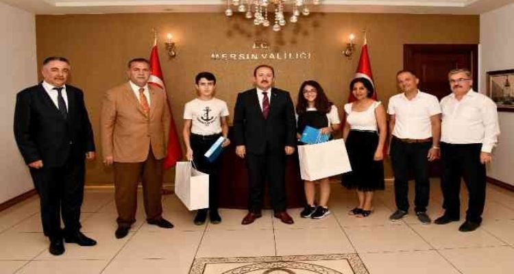 LGS birincileri mutluluklarını Vali Pehlivan ile paylaştı