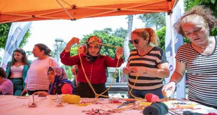 Mersin'de görme engelli kadınlara kurs desteği