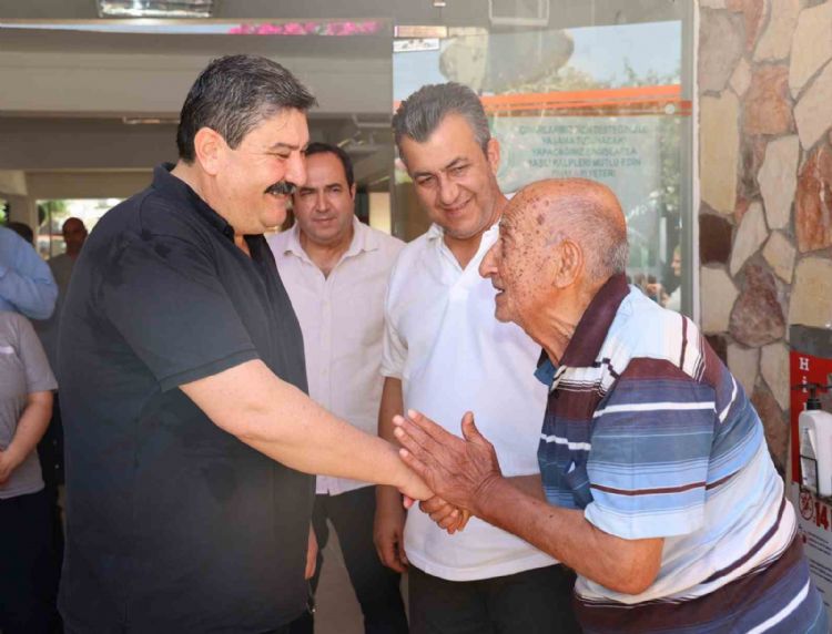 Başkan Yıldız, huzurevi sakinleriyle bayramlaştı
