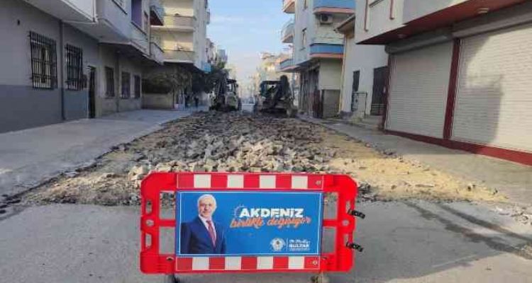Akdeniz'de sokak yenileme ve yeni yol çalışmaları