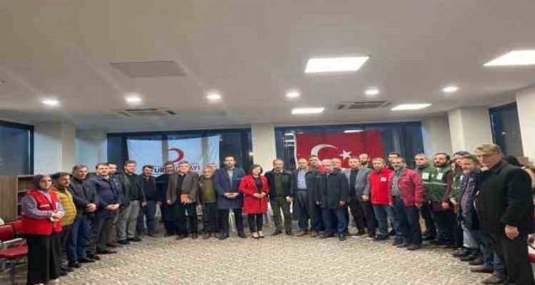 6 Şubat Mersin STK'lar Birliği depremzedelerin yanında