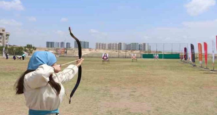 Toroslar'da Ata'ya vefa için Türk Okçuluğu Turnuvası yapıldı