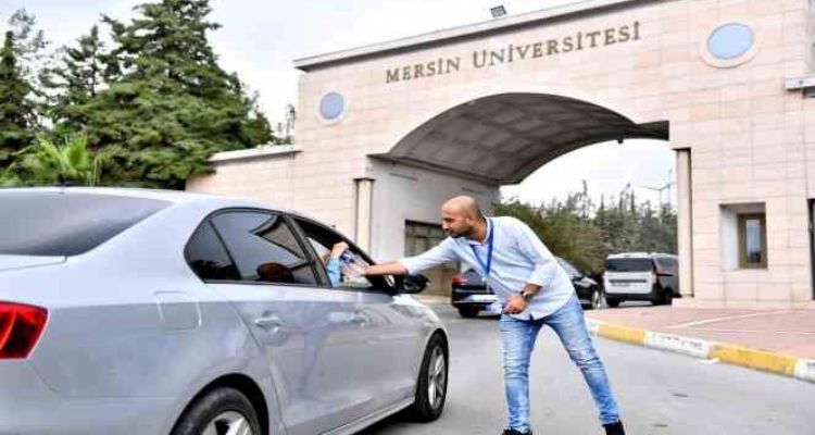 Mersin Büyükşehir Belediyesi YKS'ye giren öğrencileri yalnız bırakmadı