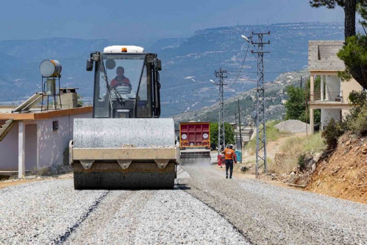 Mersin’de 5 mahalleyi birbirine bağlayan yolda 2. etap tamamlandı