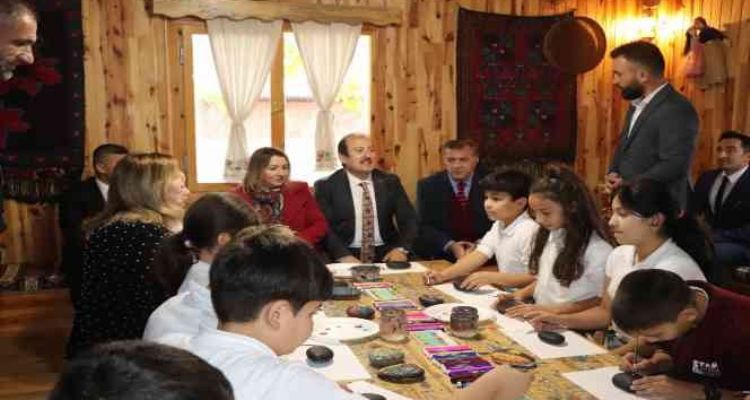 Milli Eğitim Müdürü Koca: Geleneksel masallarımızı dinlemek için masal evlerimize bekliyoruz