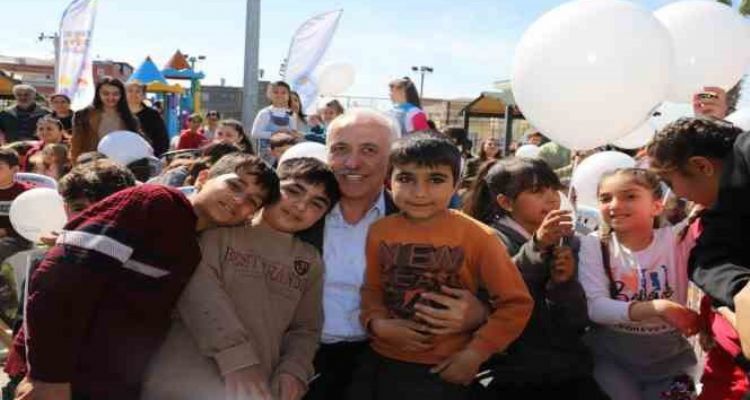 Akdeniz Belediyesinden depremzede çocukların yüzünü güldüren etkinlik