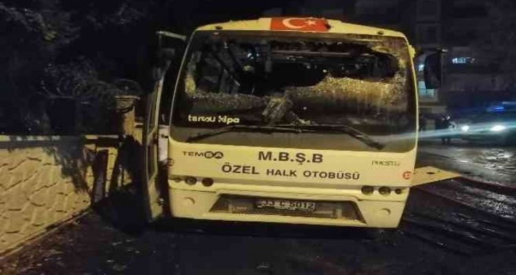Park halindeki halk otobüsü yandı