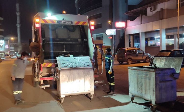 Akdeniz’de günlük 40 ton çöp toplanıyor
