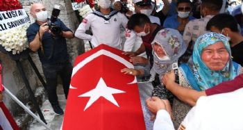 Tarsus şehidini uğurladı