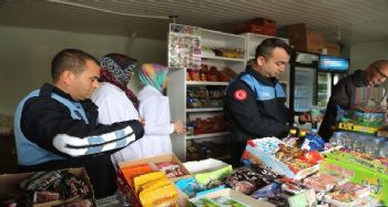Erdemli'de katil çikolata denetimi