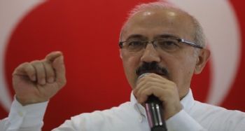 BAKAN ELVAN, RAMAZAN BAYRAMINI KUTLADI