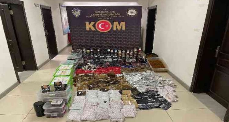 Mersin'de 450 kilo kaçak nargile tütünü ele geçirildi