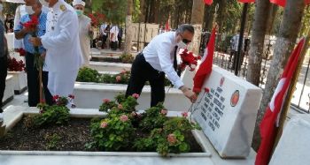 Mersin şehitliğinde hüzünlü bayramlaşma