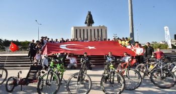 Bisikletle 550 kilometre pedal çevirip 10 Kasım'da Anıtkabir'e ulaşacaklar