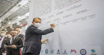Seçer, İzmir'de düzenlenen ‘Kentlerde Sürdürülebilir Su Politikaları Zirvesi'ne katıldı