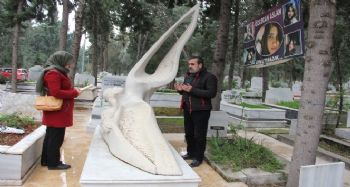 Özgecan'ın ailesinin feryadı: “Her gün ağlıyoruz. Hepimiz ölüyüz”