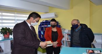 Demir: "Çocuklarımızı kitap okumaya teşvik etmeliyiz"