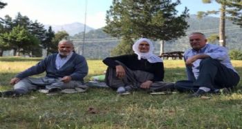 Oğlu toprağa verildikten 1 saat sonra anne de koronadan öldü