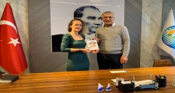Başkan Tarhan'ın Ankara Sanat Tiyatrosu çağrısı karşılık buldu