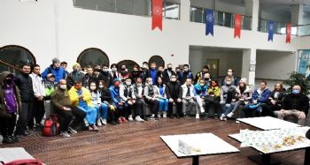 Rusya ve Kazakistanlı sporcular Mersin'de kamp yapıyor