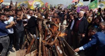NEVRUZ MERSİN’DE COŞKUYLA KUTLANDI
