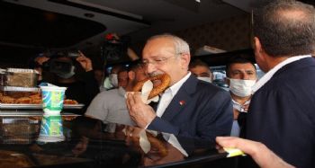 Kılıçdaroğlu, Mersin'de çarşı esnafıyla bir araya geldi