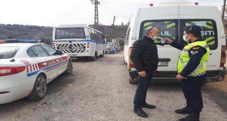 Bakan Koca, Şehir Hastanesi'nde hastaları ziyaret etti