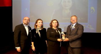 MTOSB'nin kadın sanayicisine ‘hizmet ödülü’ verildi