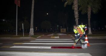 Mersin'de kırmızı çizgili yaya geçitleri dönemi başladı