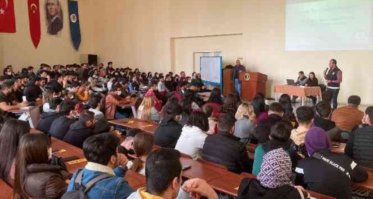 Yüksek okul öğrencilerine "KADES" tanıtıldı