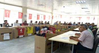 TURNUVA ÖNCESİ TAKIMLARA MALZEMELERİ DAĞITILDI