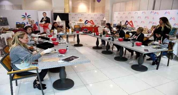 Kadınlar ve çocuklar, Büyükşehir Belediyesinin etkinlikleriyle zafer coşkusu yaşadı