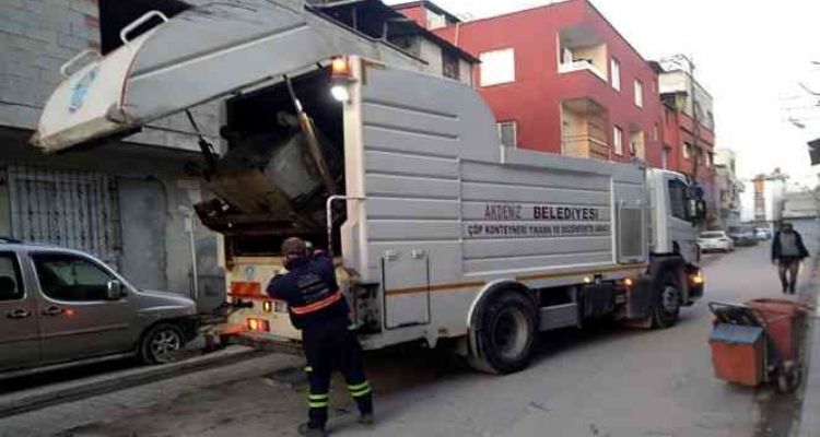 Erdemli'de 50 bin fidan toprakla buluştu