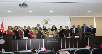 “SİYASETTE KADINLAR İSTENİLEN YERDE DEĞİL”