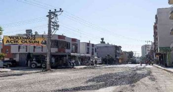 Toroslar'da yol ve kaldırımlar yenileniyor