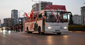 Yenişehir caddeleri bayram coşkusuyla aydınlandı