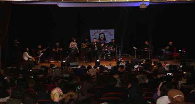Erdemli Belediyesi, Barış Manço'yu şarkılarla andı